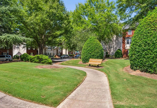 Beutiful landscape and shared space - 221 Village Square Dr