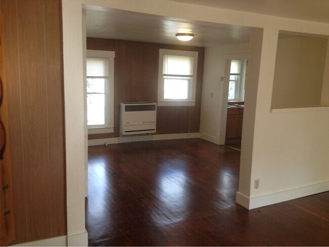 Building Photo - 703 S Main/Units 1-3