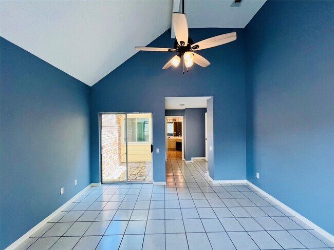 Building Photo - 16079 Hidden Acres Dr