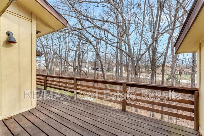 Building Photo - 5 Yates Ln