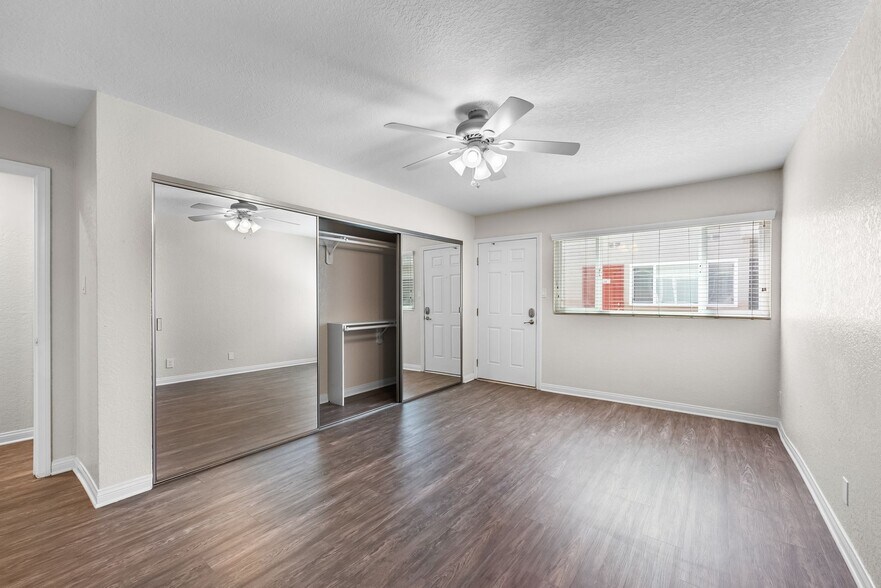 Building Photo - Lakewood Manor Apartments