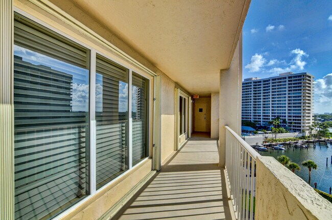 Building Photo - 4301 N Ocean Blvd