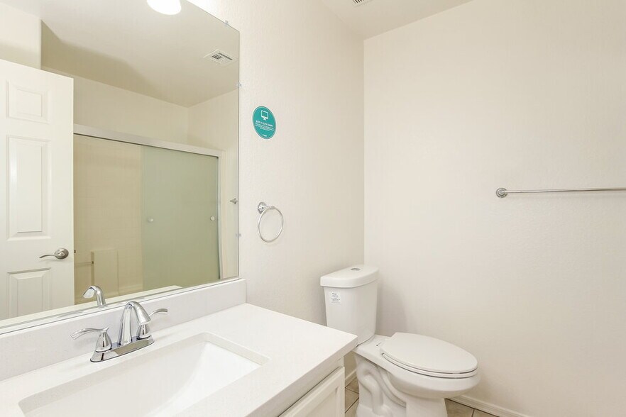 Building Photo - 13812 W Ocotillo Ln