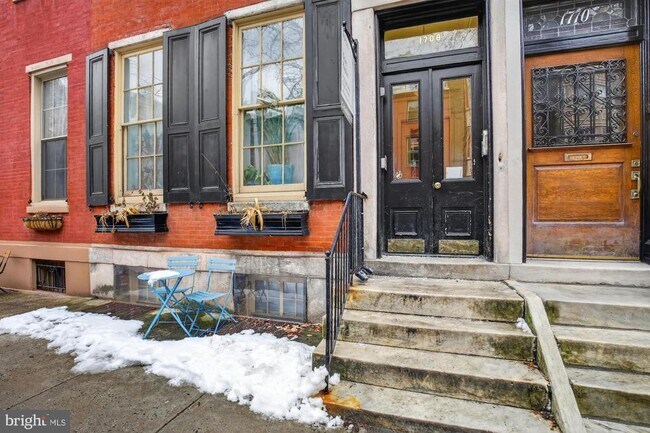 Building Photo - 1708 Pine St