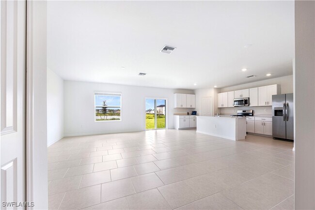Building Photo - 4098 Lattuca