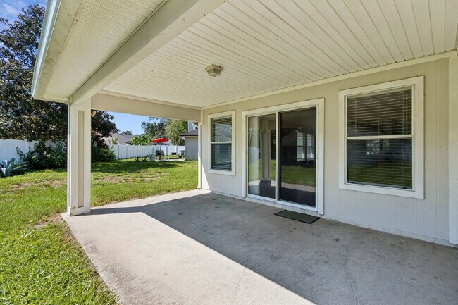 Building Photo - Single-Story OakLeaf Plantation Home Near Shopping, Schools and Recreation