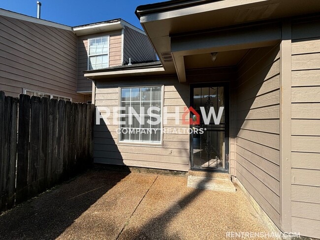 Building Photo - Text the Leasing Team at 901-820-4367 to S...