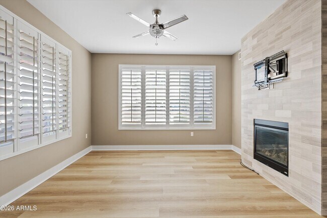 Building Photo - 4805 N Woodmere Fairway