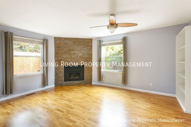 Building Photo - 12233 SE River Rd