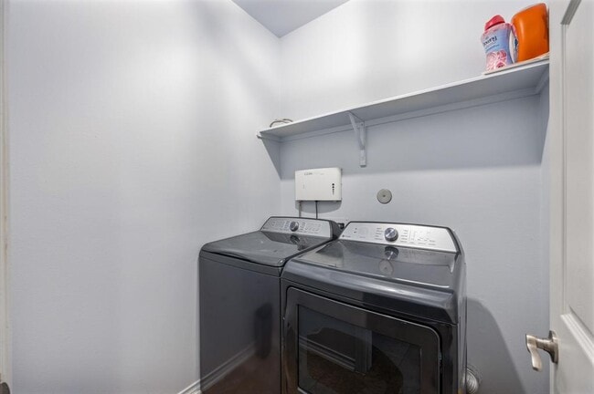 Building Photo - 3011 Rustic Gardens Dr
