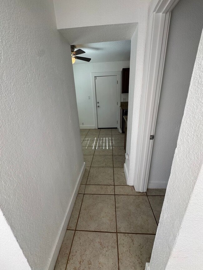 Building Photo - 3 bedroom | 1 bathroom | Oak Park Duplex