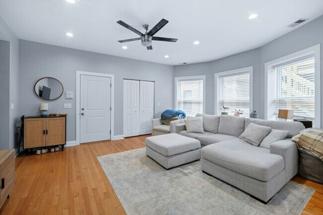 Building Photo - 612 W Stratford Pl