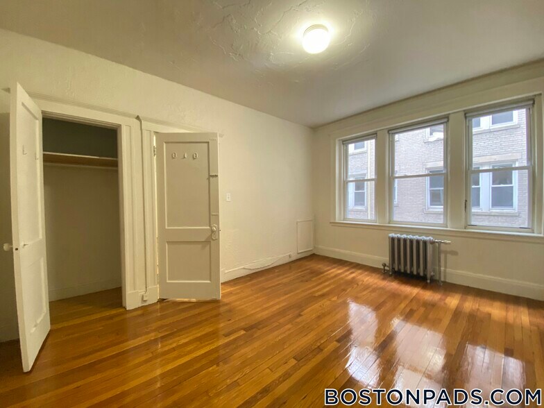 Building Photo - 1167 Boylston St