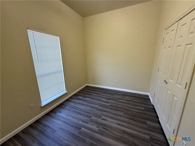 Building Photo - 3015 Nancy Jane Dr