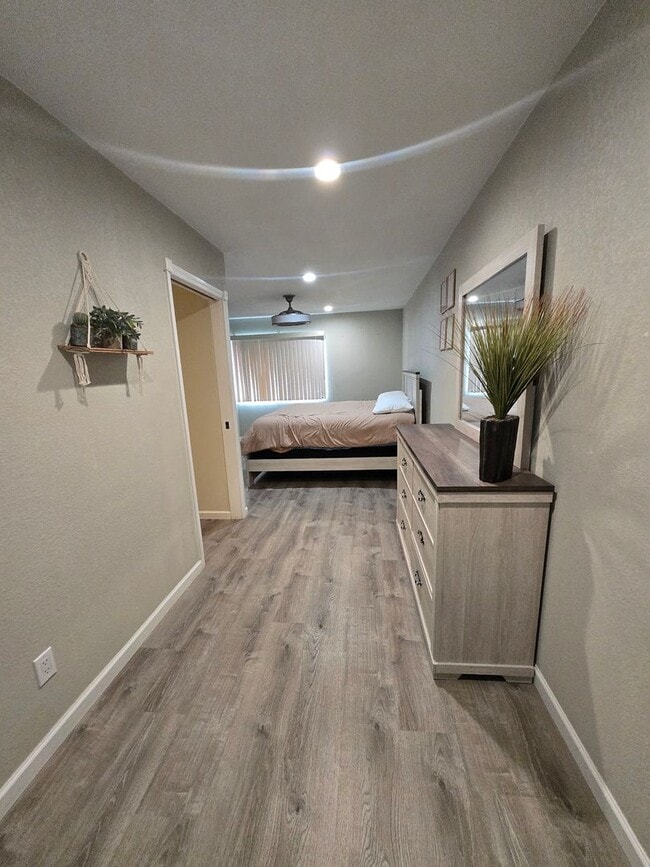 Building Photo - Fully  Furnished FLETC Rental Roswell, NM