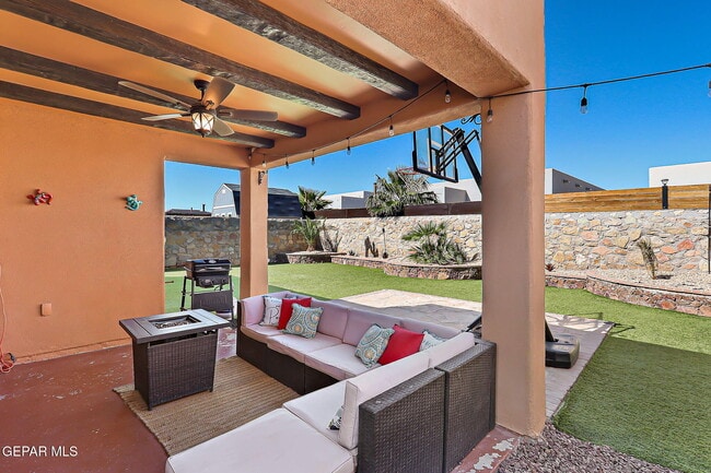 Building Photo - 1149 Stoke St