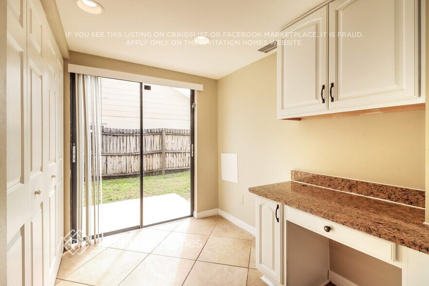 Building Photo - 4806 Foxshire Cir