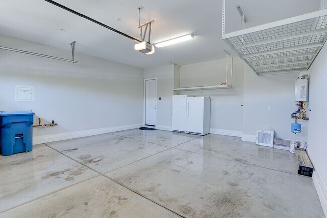 Building Photo - **Luxury 5 Bedroom Pool Home for Rent in Inspirada | Nearly 4,000 Sq Ft on Corner Lot**