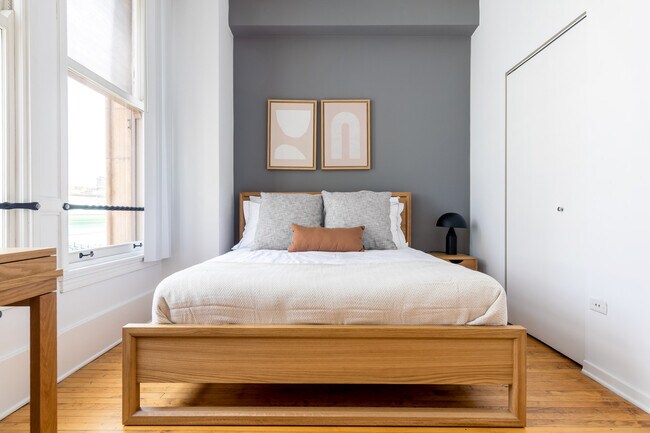 Building Photo - 7330 Bluff Springs Rd