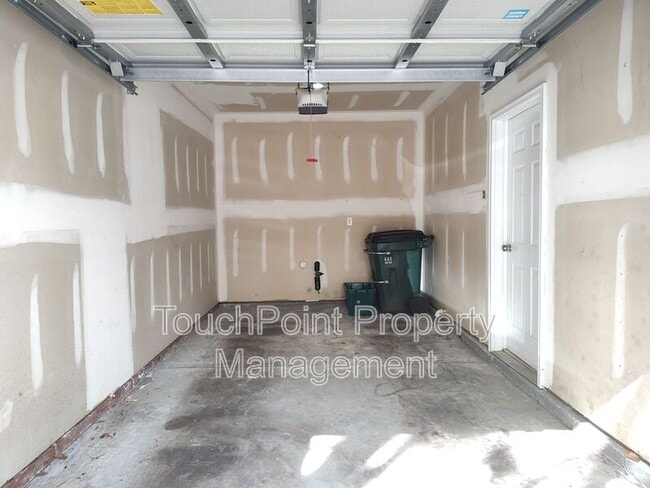 Building Photo - 467 Doughton Ln