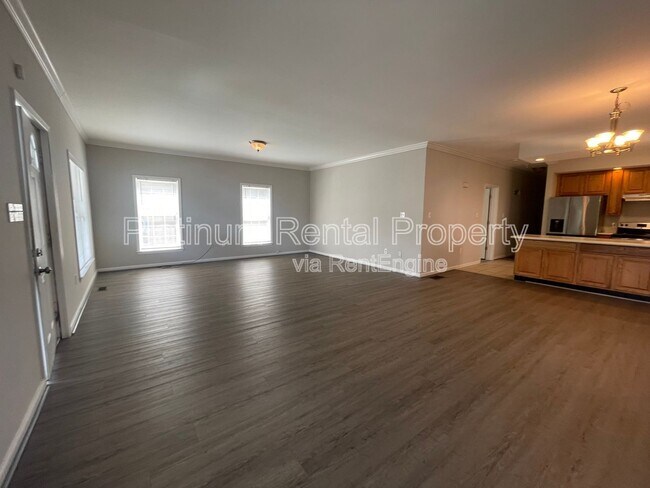 Building Photo - 48 Weyman Ave SW