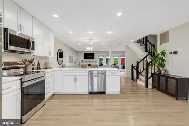 Building Photo - 12552 Garland Tree Ct