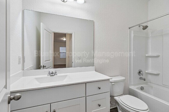 Building Photo - 14374 Palm Ridge