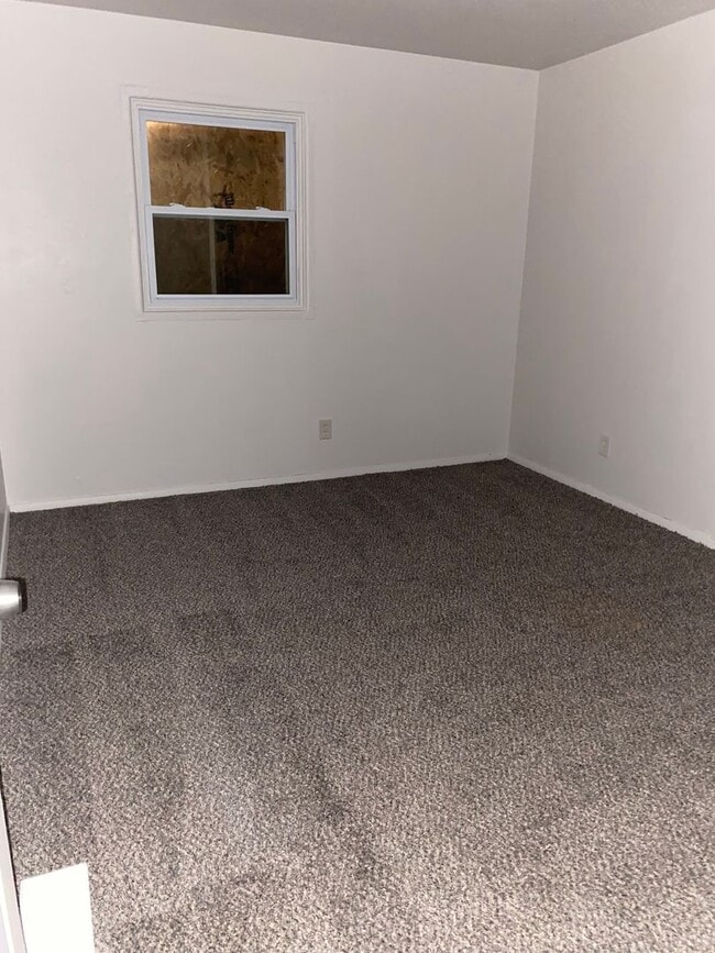 Building Photo - LIMITED TIME**NO APPLICATION FEE**1/2 OFF ...