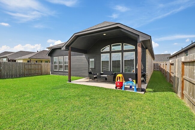 Building Photo - 14411 Black Cherry Hls St