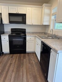 Building Photo - 323 Cedar Cove Ln