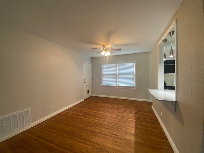 Building Photo - Charming Brookside Bungalow on large corne...