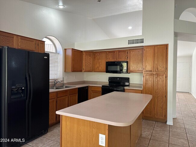 Building Photo - 1300 W Boston St