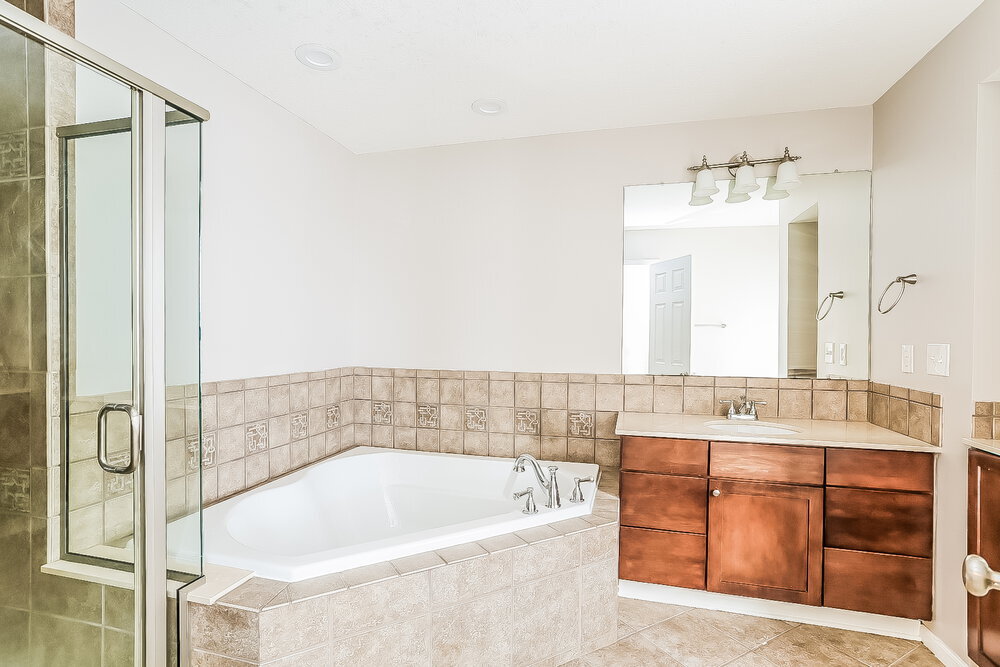 Building Photo - 6960 Shady Rock Ln