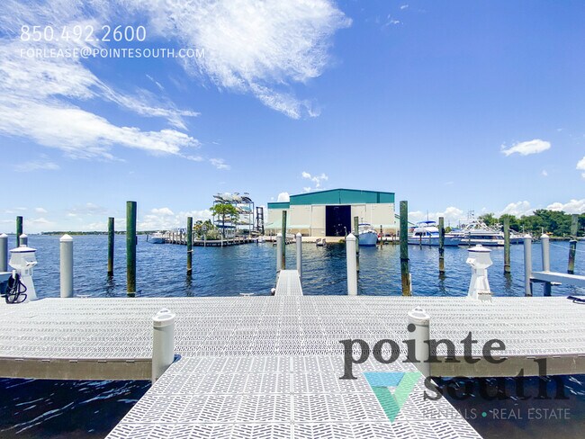 Building Photo - 14100 River Rd