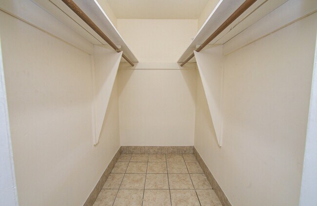 Building Photo - 8110 Albacore Dr