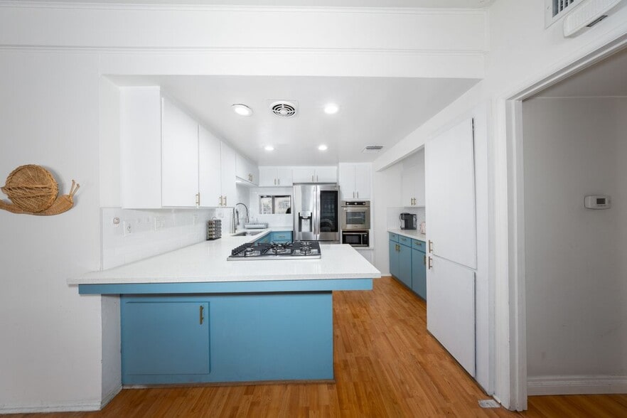 Building Photo - 8357 Elsmore Dr