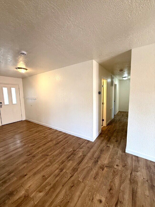 Building Photo - 1149 E Elder Cir