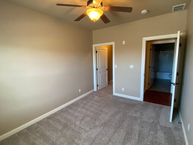Building Photo - 2805 Northridge Pkwy