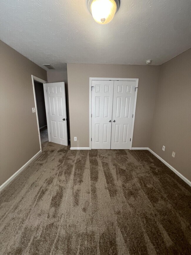 Building Photo - 107 Erica Dr