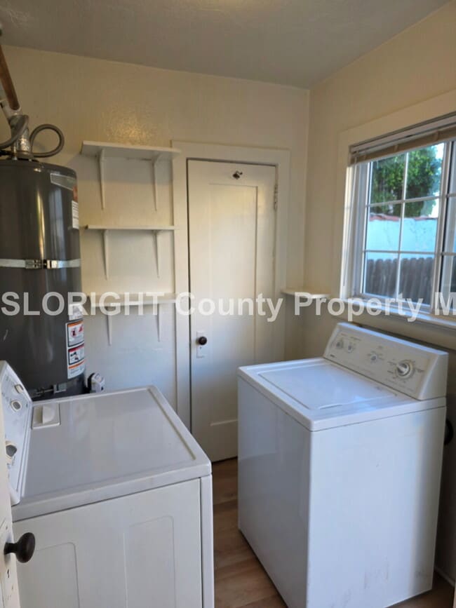 Building Photo - AVAILABLE NOW - Charming Home with Garage in Santa Maria - 2 Bed / 1 Bath