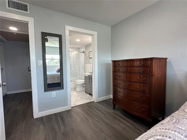 Building Photo - 300 64th Ave