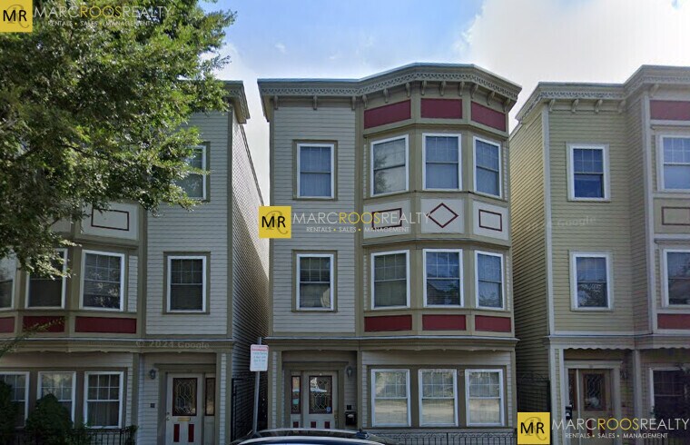 Building Photo - 153 D St