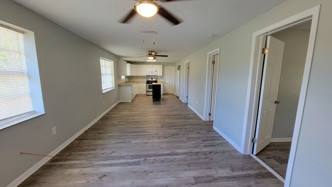 Building Photo - Nice 2bed/ 1 bath in Sarasota ~ Tallevast ...