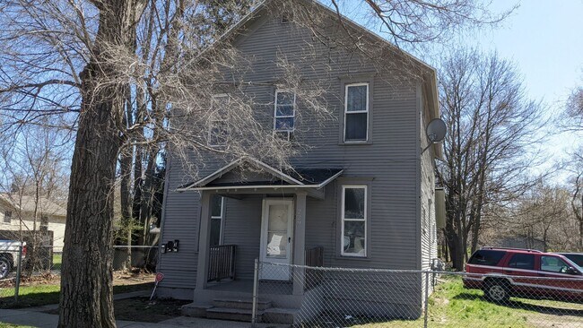 Primary Photo - 229 Washington Ave