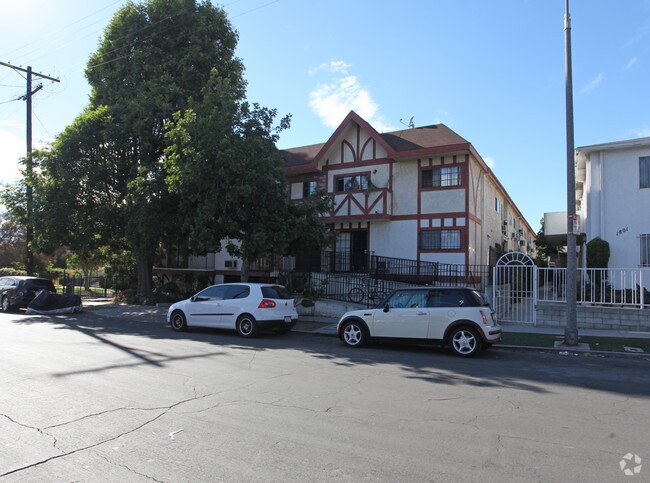 Primary Photo - 1761 N Harvard Blvd