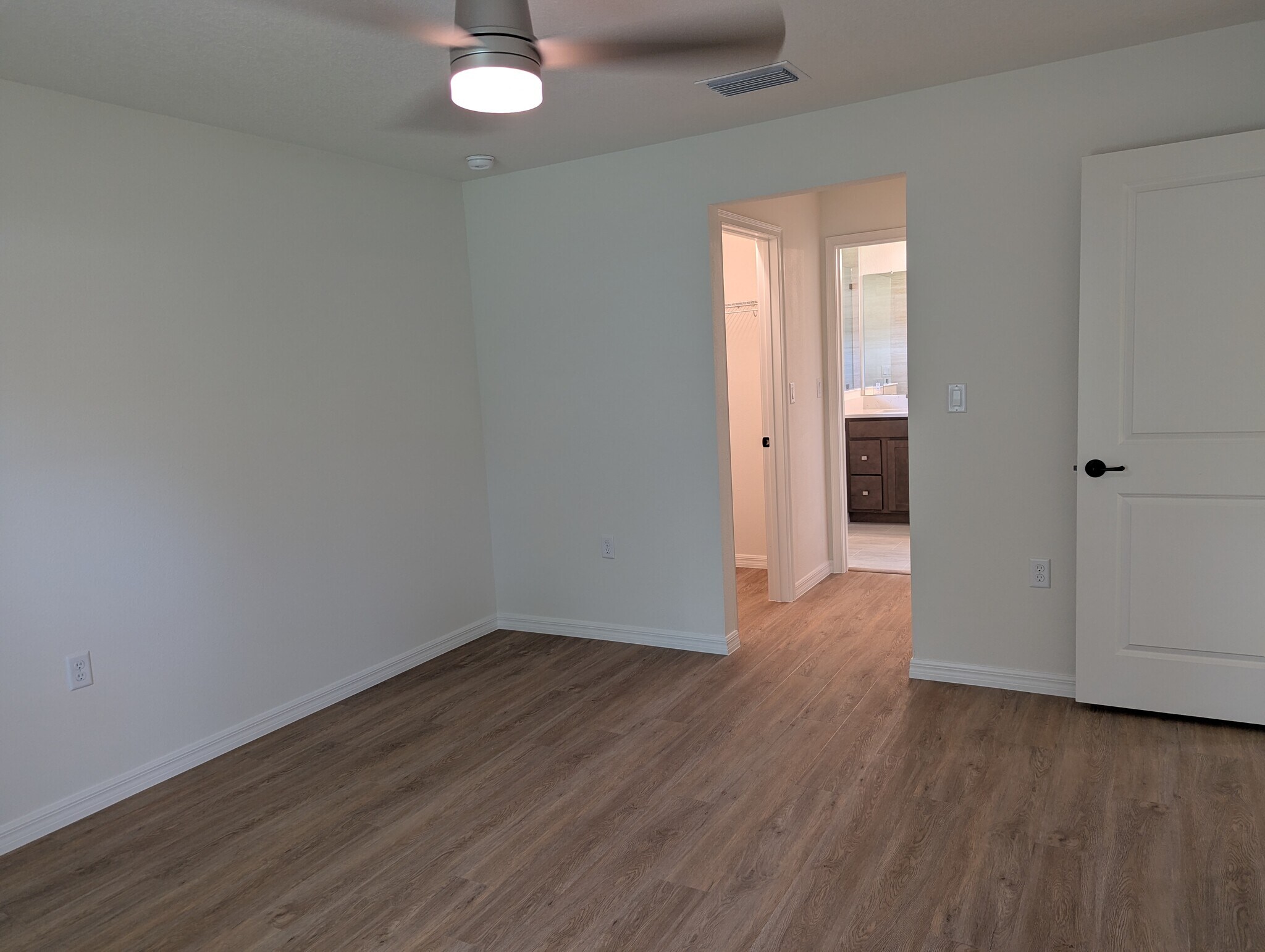 Building Photo - 13050 Tinamou Ave