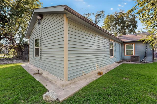 Building Photo - 7719 Mary Dan Dr