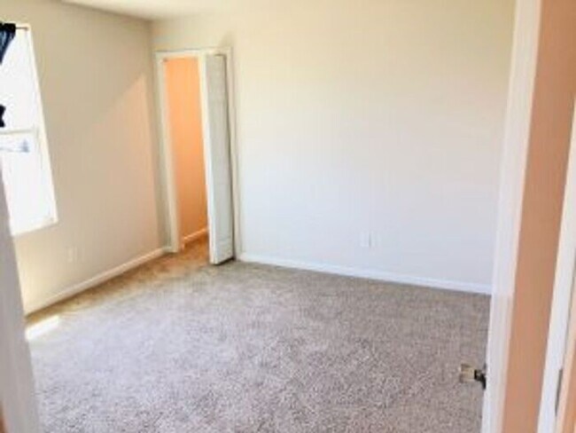 Building Photo - 125 Council Loop