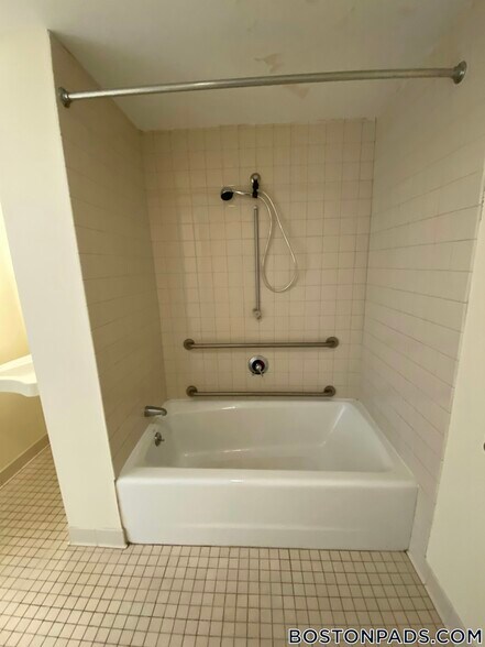 Building Photo - 40 Boylston St