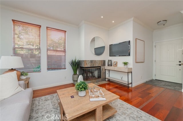 Building Photo - 2 Ellisworth Aisle